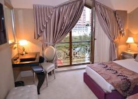 Lake Palace Hotel & Restaurant 3