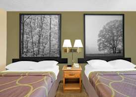 Super 8 by Wyndham Roanoke VA 4