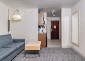 Holiday Inn Express & Suites SAN DIEGO OTAY MESA by IHG 3