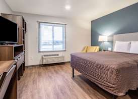 WoodSpring Suites Indianapolis Airport South 4