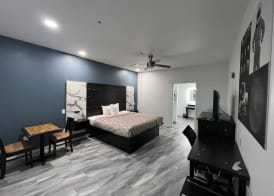 Grand Villa Inn Galleria 5