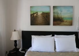 Breakaway Inn Guest House 4