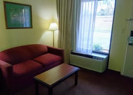Travelodge by Wyndham Knoxville East 3