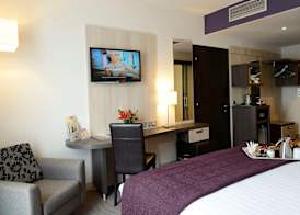 Kyriad Prestige Lyon Est - Saint Priest Eurexpo Hotel and SPA 2