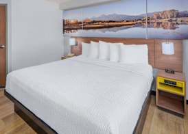 Days Inn & Suites by Wyndham Greeley 5
