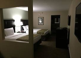Quality Inn & Suites 2
