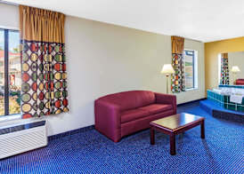 Super 8 by Wyndham Morristown/South 4