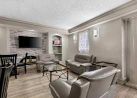 Days Inn by Wyndham Birmingham/West 2