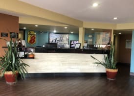 Super 8 by Wyndham Tulsa - Route 66 2