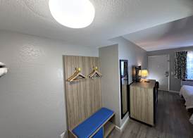 Days Inn by Wyndham San Marcos 4
