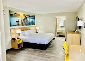 Days Inn by Wyndham Sanford 3