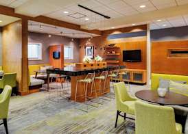 Courtyard by Marriott Boston Logan Airport 4