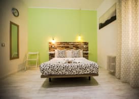 Hostal Adis 5