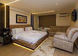 Crowne pyramids palace 2