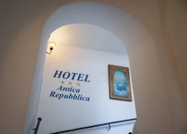 Hotel Antica Repubblica in the historical center 2 minutes away,at 170mt, from the Sea 3