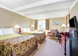 Travelodge by Wyndham Iowa City 2