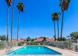 Super 8 by Wyndham Bakersfield/Central 4