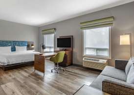Hampton Inn & Suites by Hilton Edmonton/West 5