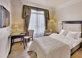 Grand Hotel Suisse Majestic, Autograph Collection 5
