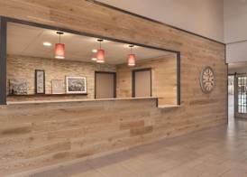 Country Inn & Suites by Radisson, Germantown, WI 3