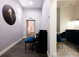 Bracka Main Square Apartments 4