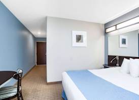 Microtel Inn & Suites Bath 5