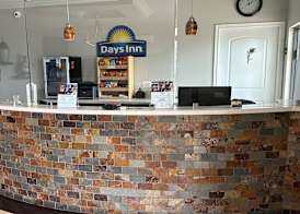Days Inn by Wyndham Humble/Houston Intercontinental Airport 3