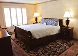 Cow Hollow Inn and Suites 5