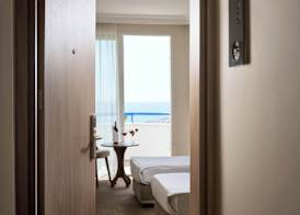 Elysee Beach Hotel 4