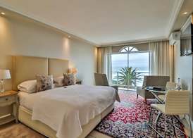 Hermanus Beachfront Lodge 3