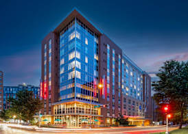 Hampton Inn & Suites Madison / Downtown 2