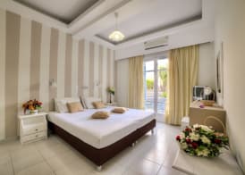 Pantheon Hotel 4