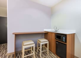 Microtel Inn & Suites by Wyndham Cadiz 3