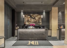 One King West Hotel and Residence 5