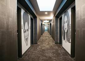 BLVD HOTEL & SUITES 2
