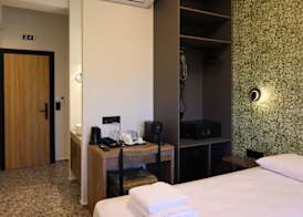 Uphill Unique Boutique Suites 5