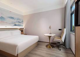 Ramada Encore By Wyndham Wuhan Station 5
