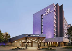 DoubleTree by Hilton Toronto Airport West 4
