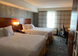 Courtyard by Marriott London 2