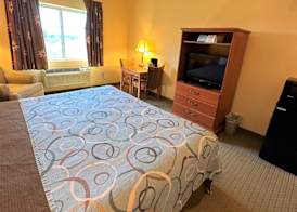 Super 8 by Wyndham Topeka at Forbes Landing 3