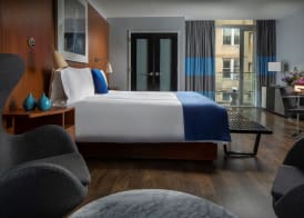6 Columbus Central Park Hotel 5