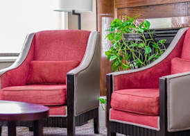 Quality Suites St. Joseph 4