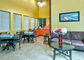 Howard Johnson by Wyndham San Marcos 4