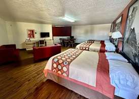 Super 8 by Wyndham Athens TX 5