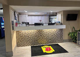 Super 8 by Wyndham Mundelein/Libertyville Area 3