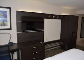 Holiday Inn Express & Suites WATERVILLE - NORTH by IHG 3