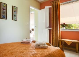 Tzivras Villa & Apartments 4