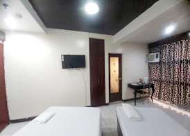 OYO 924 Cosmo Hotel Espana Near Ust 4