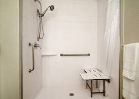 Holiday Inn Express & Suites LIVE OAK by IHG 5