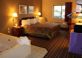 Super 8 by Wyndham Valparaiso 3